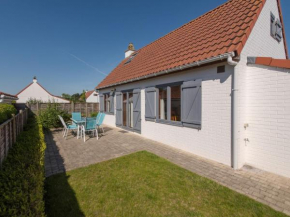 Holiday Home Vissershuisje 9-21 by Interhome